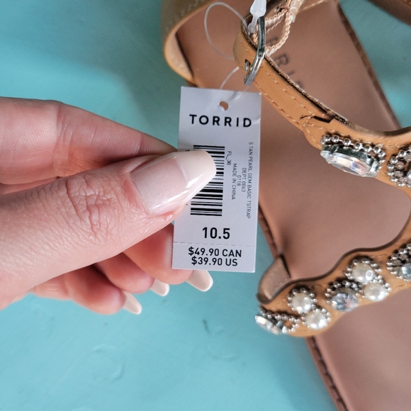 Jeweled T-Strap Flat Sandals Torrid sz10.5 - Picture 3 of 4